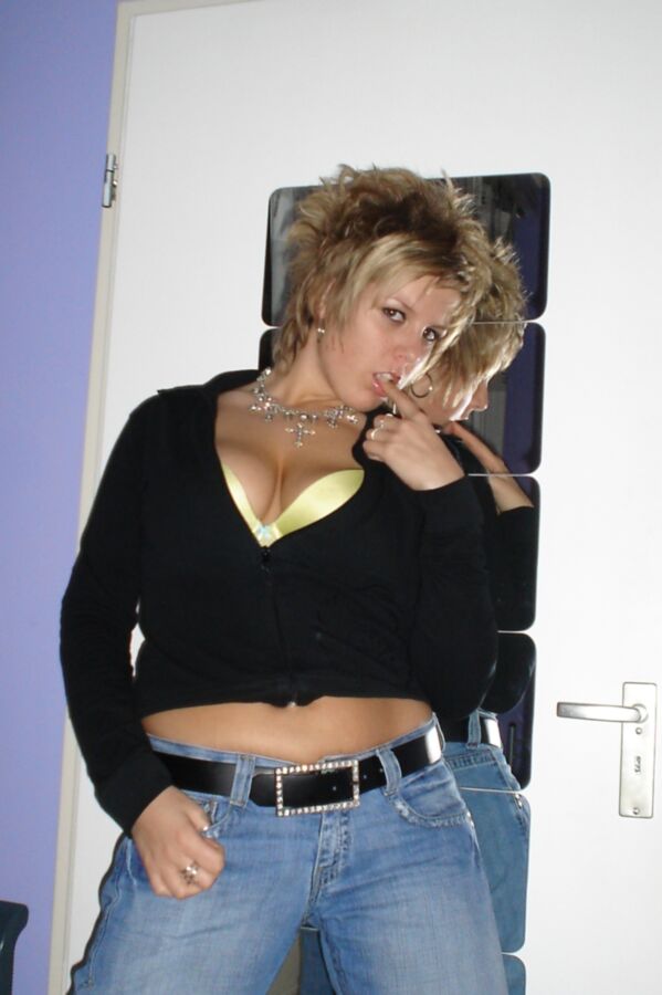 Une MILF salope baise