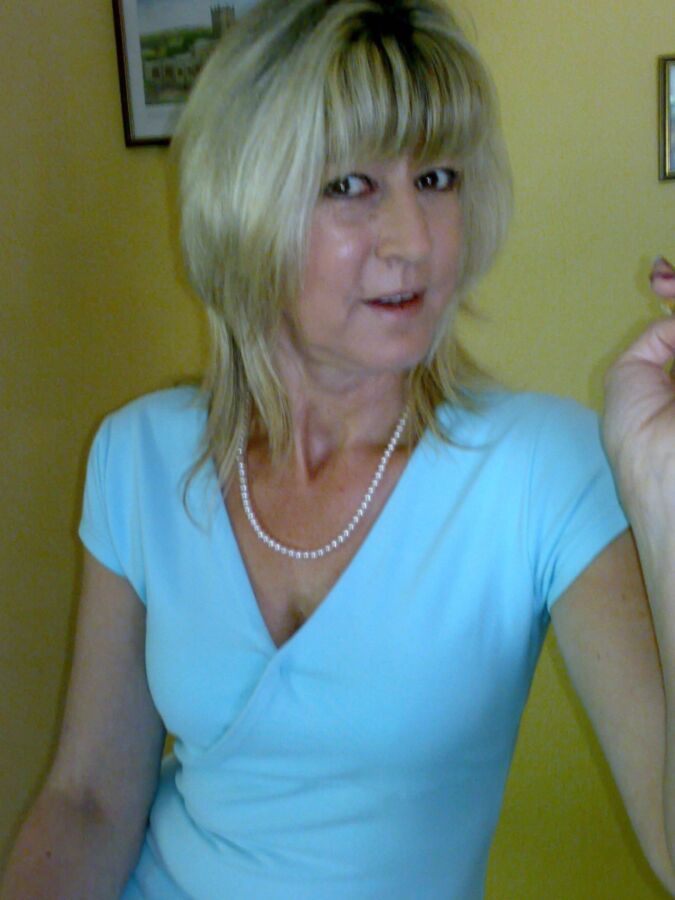 Blonde mature mince et sexy