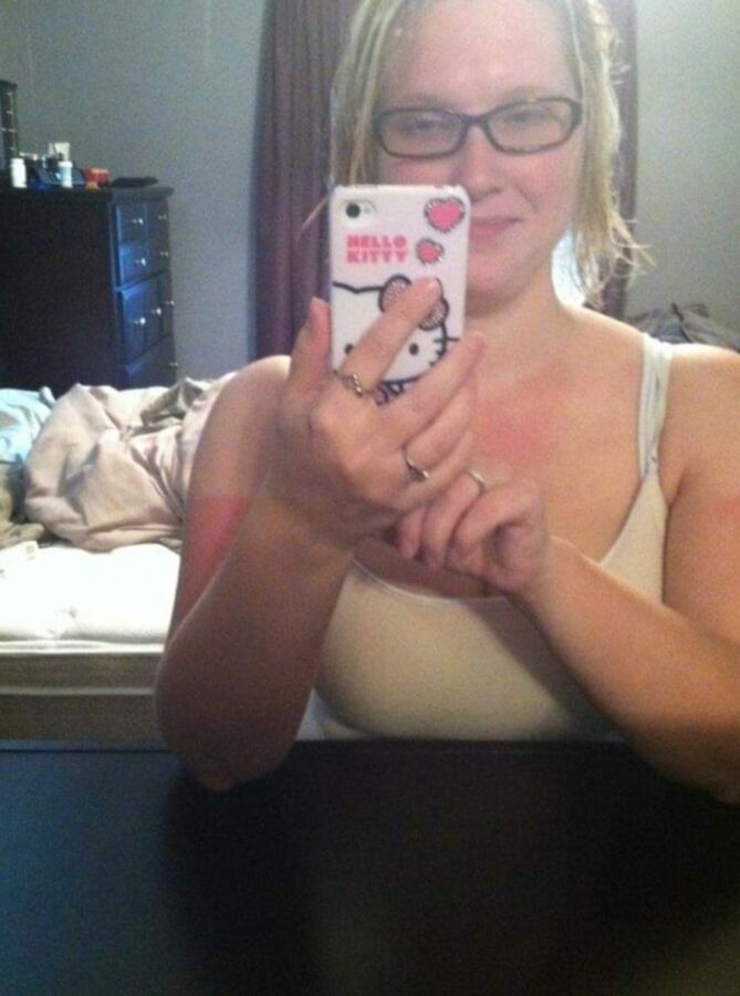 BBW, kurvig, dick, große Titten, vollbusige blonde MILF. Ihre Kommentare