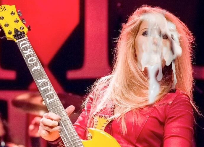 Lita Ford sperme faciale