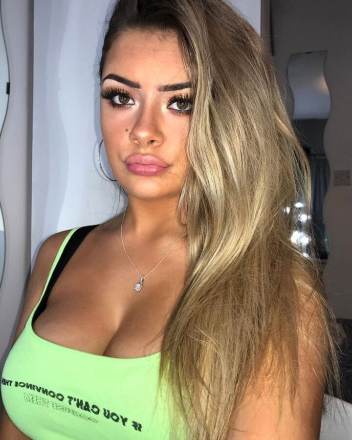 Meaty thicc bimbo chav slag Gill deserves to be on pornsites