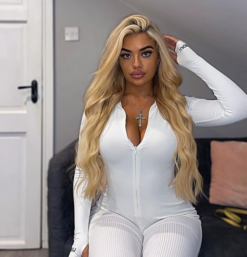 Meaty thicc bimbo chav slag Gill deserves to be on pornsites