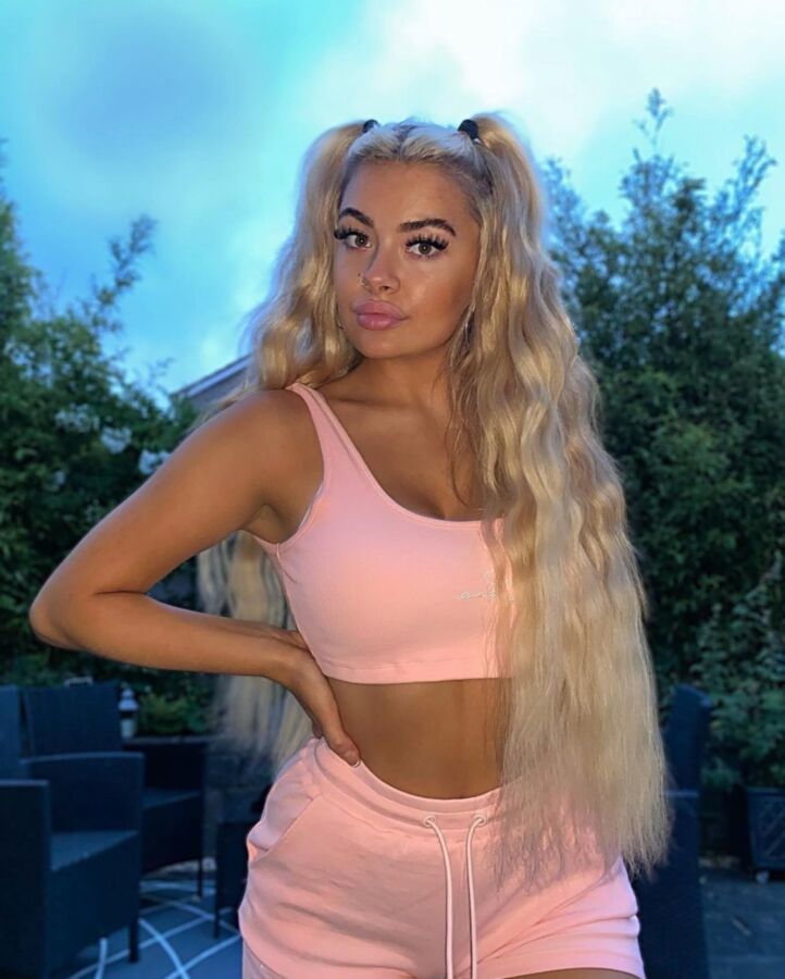 Meaty thicc bimbo chav slag Gill deserves to be on pornsites