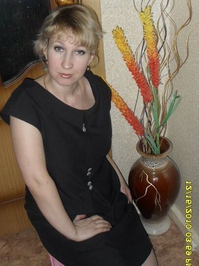 Elena, jolie blonde russe mature d'Anzhero Sudzhensk