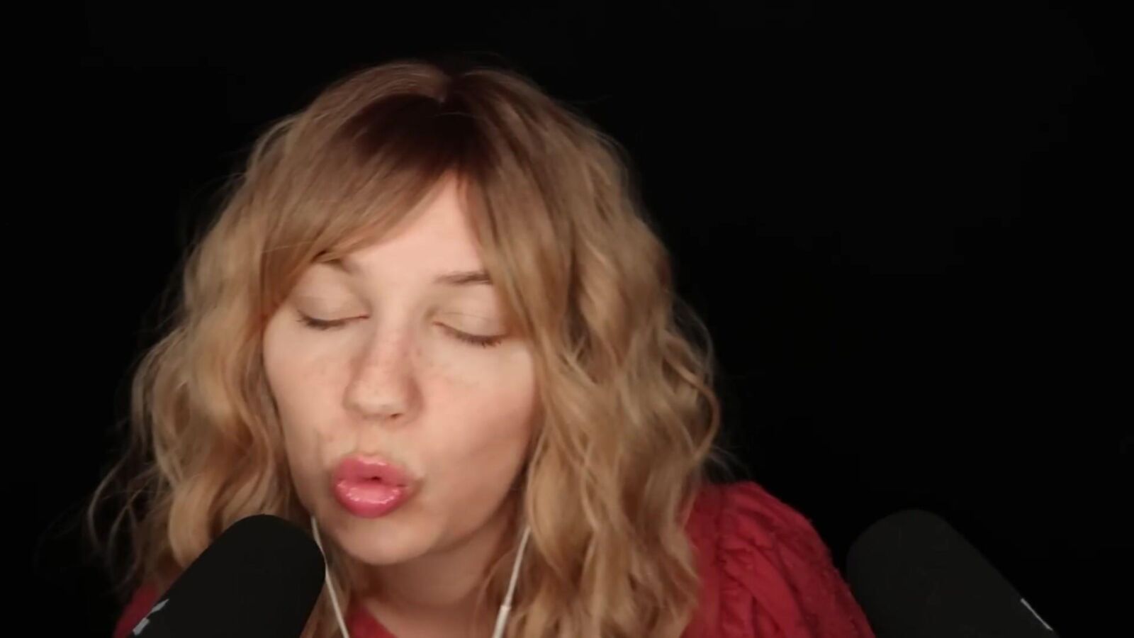 Sanfte Galoschen ASMR Bekah Kissing