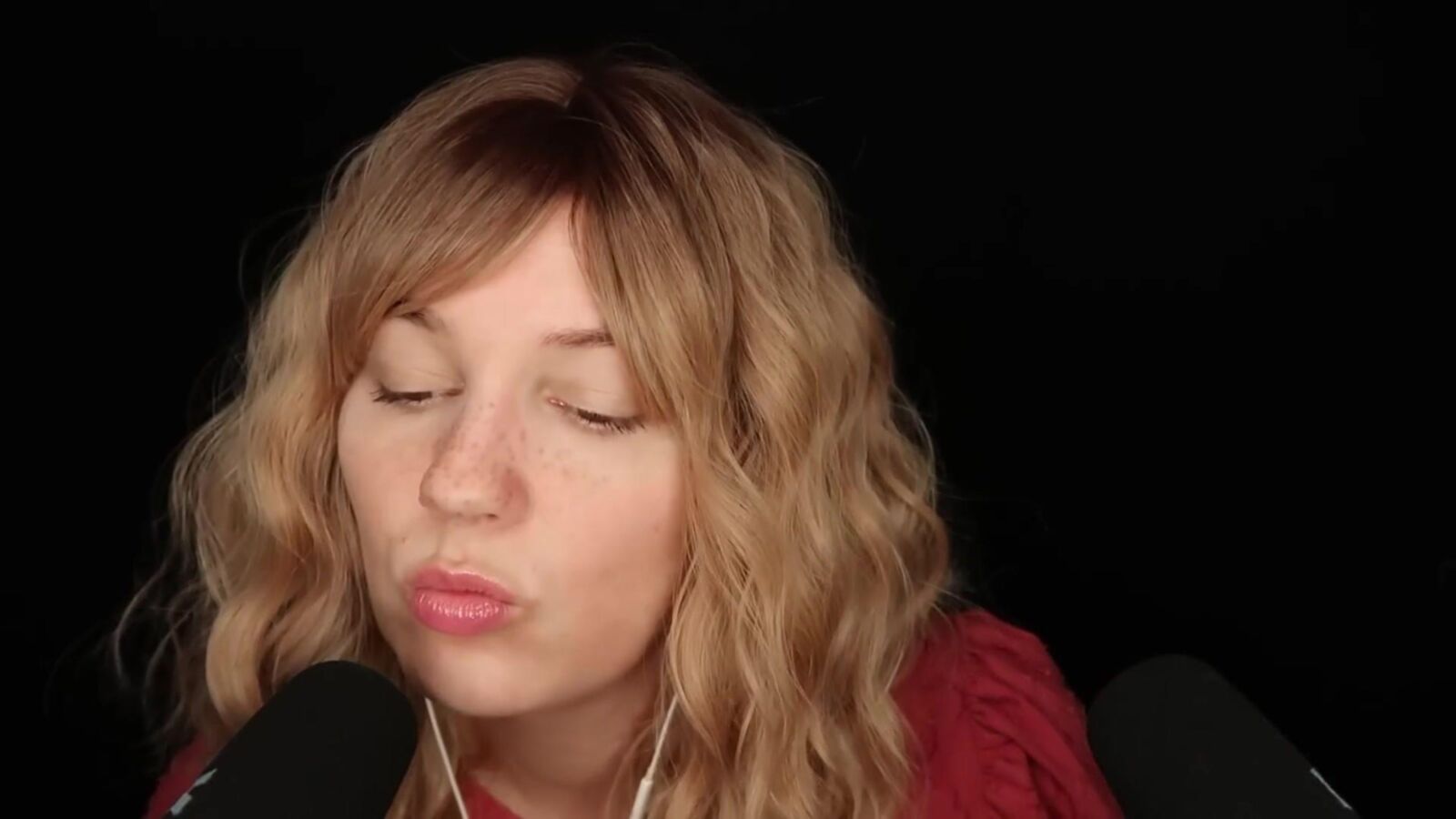 Sanfte Galoschen ASMR Bekah Kissing