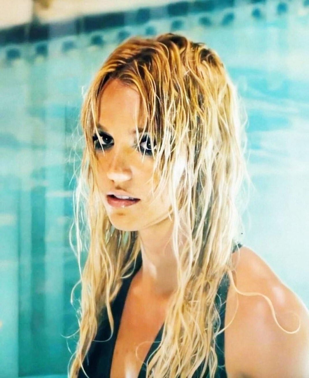 Blonde Gigamilf Britney