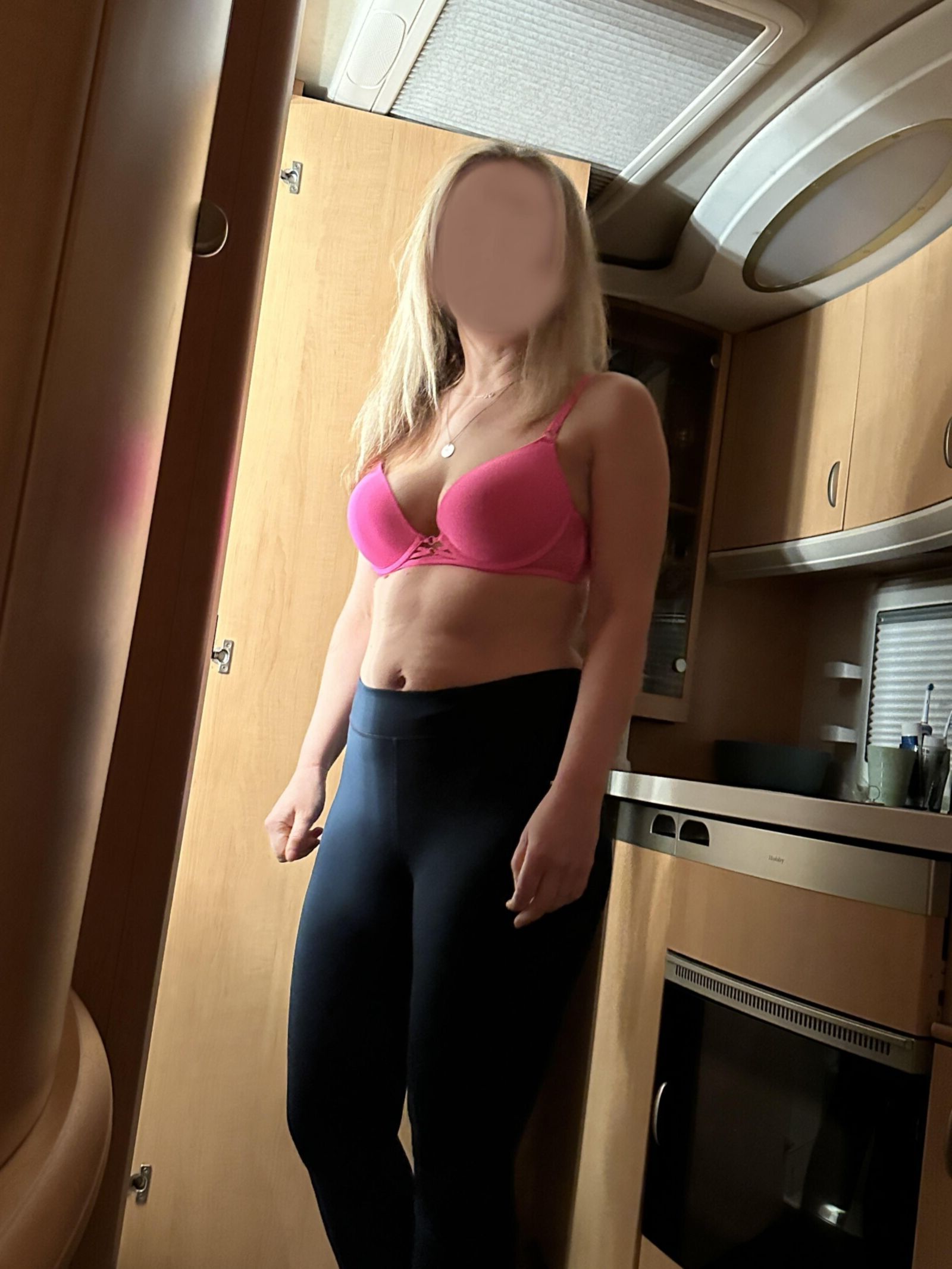 Blowjob von meiner Frau in rosa Dessous