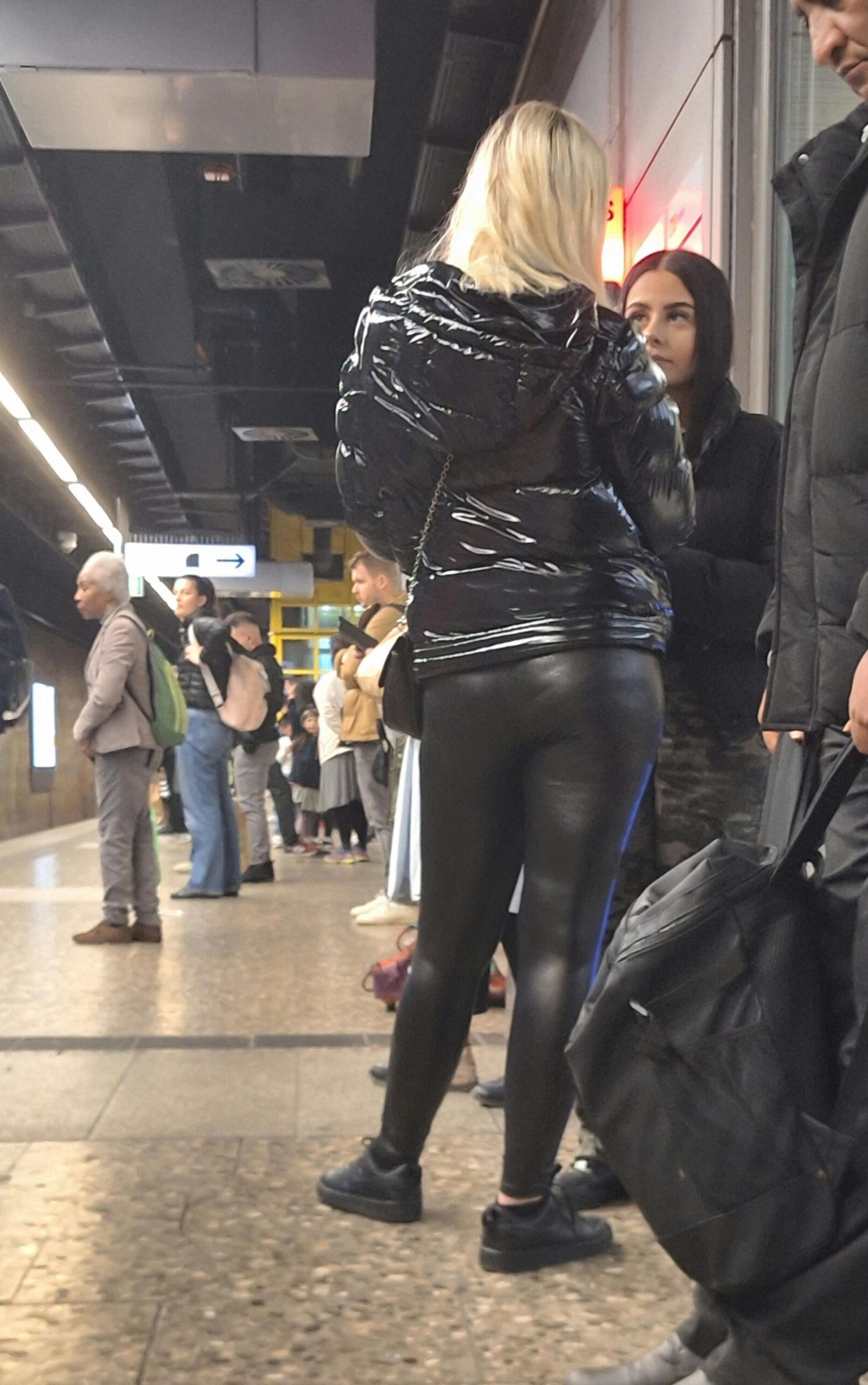 Candid   blonde latex girl