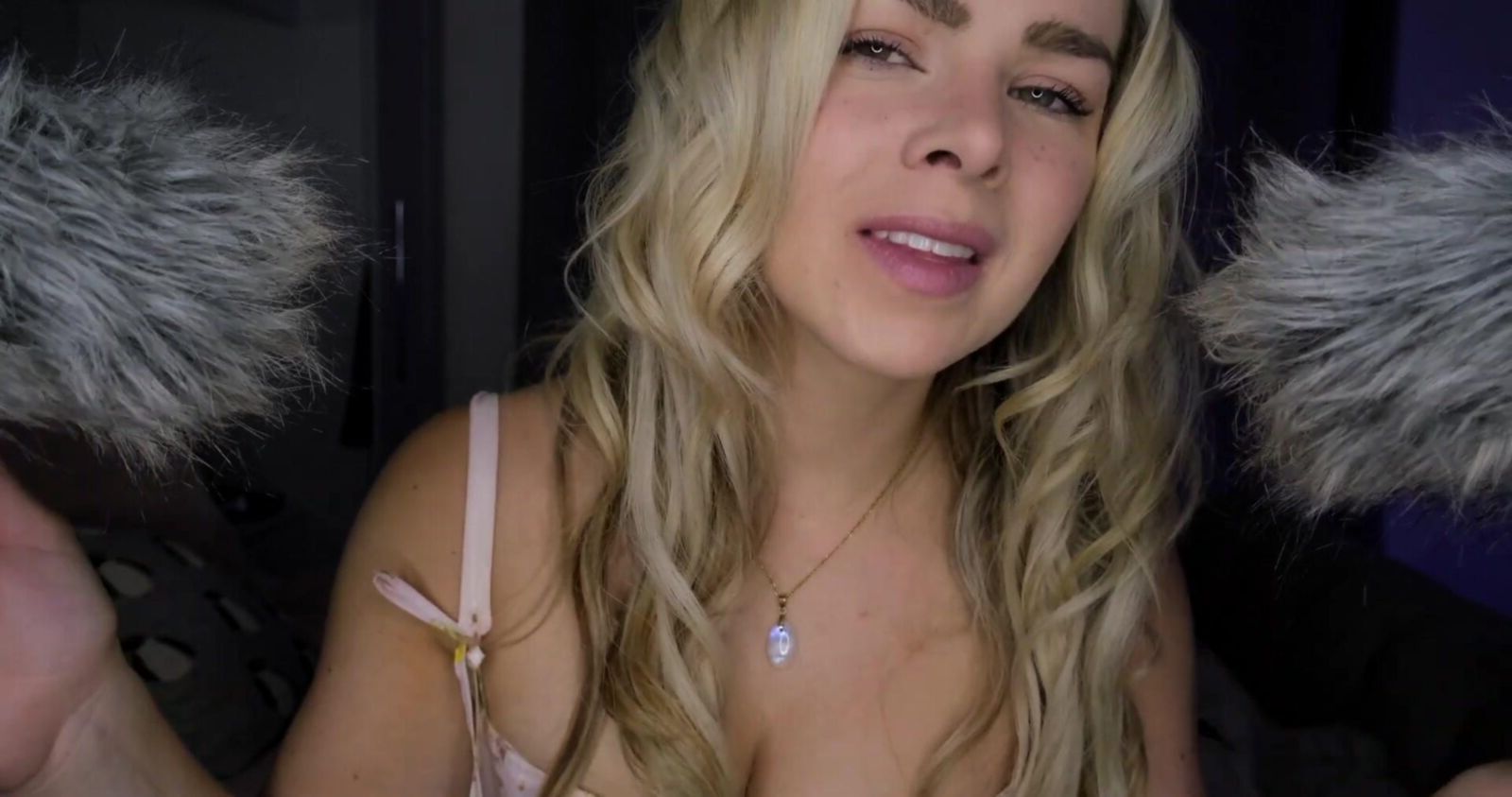 Murmures écossaises ASMR personnelles dans sa chambre Lauren Woods