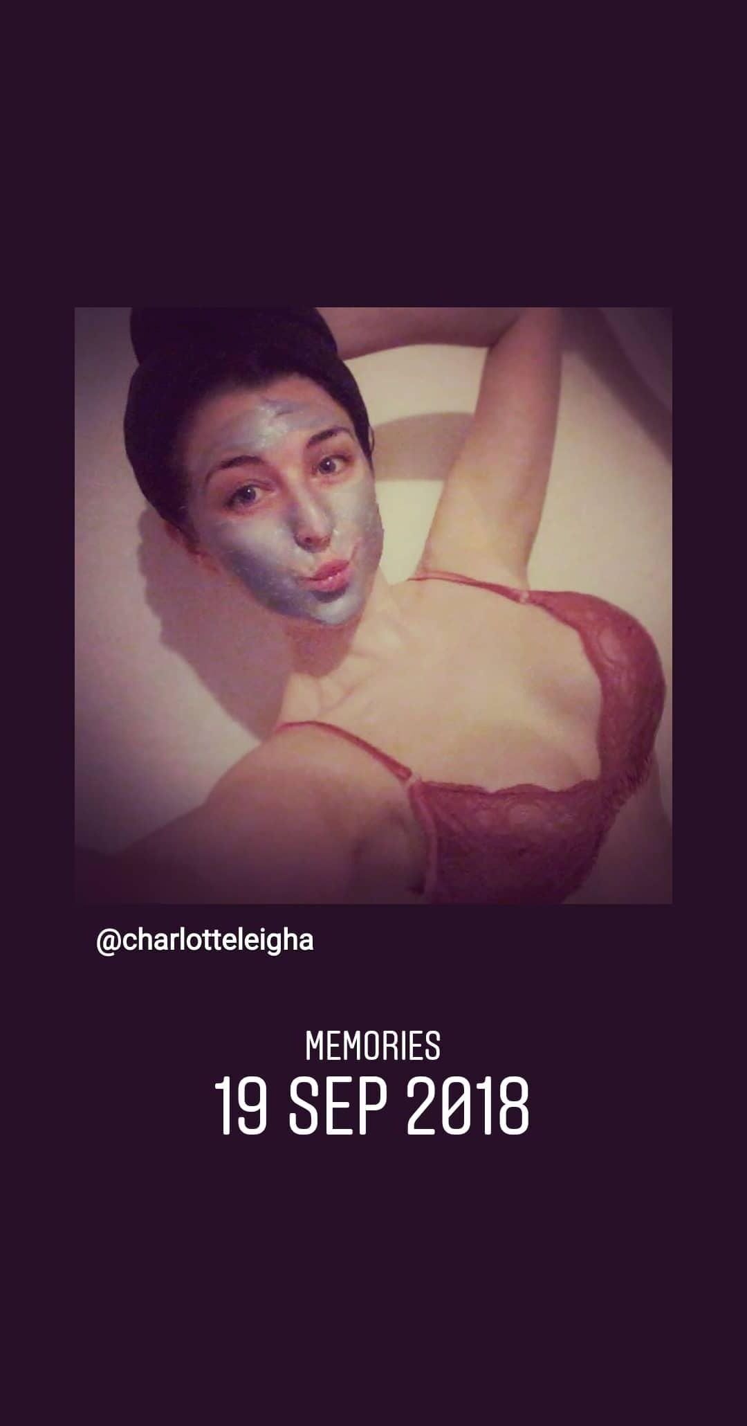 Charlotte C xposée