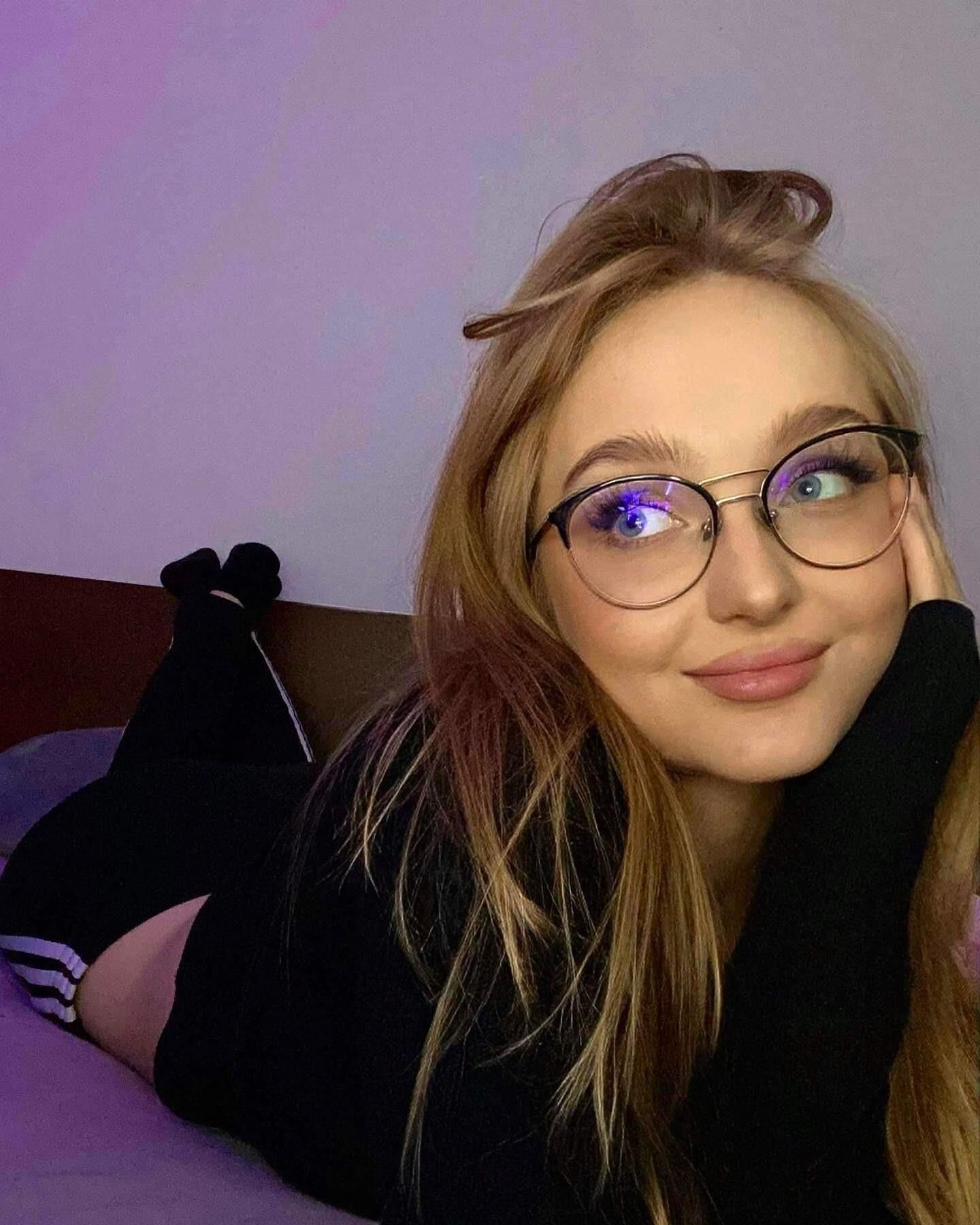 Asia süßer blonder Insta-Teenager