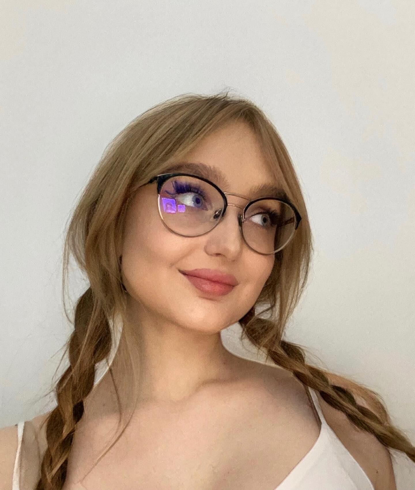 Asia süßer blonder Insta-Teenager