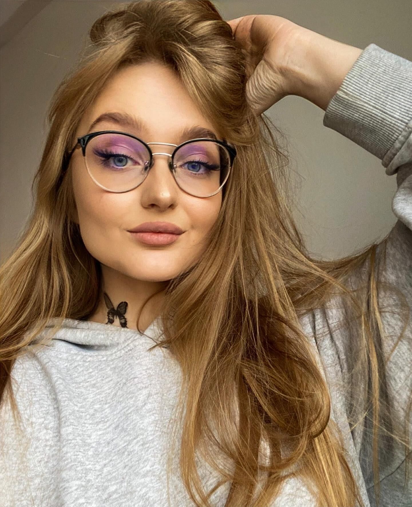 Asia süßer blonder Insta-Teenager