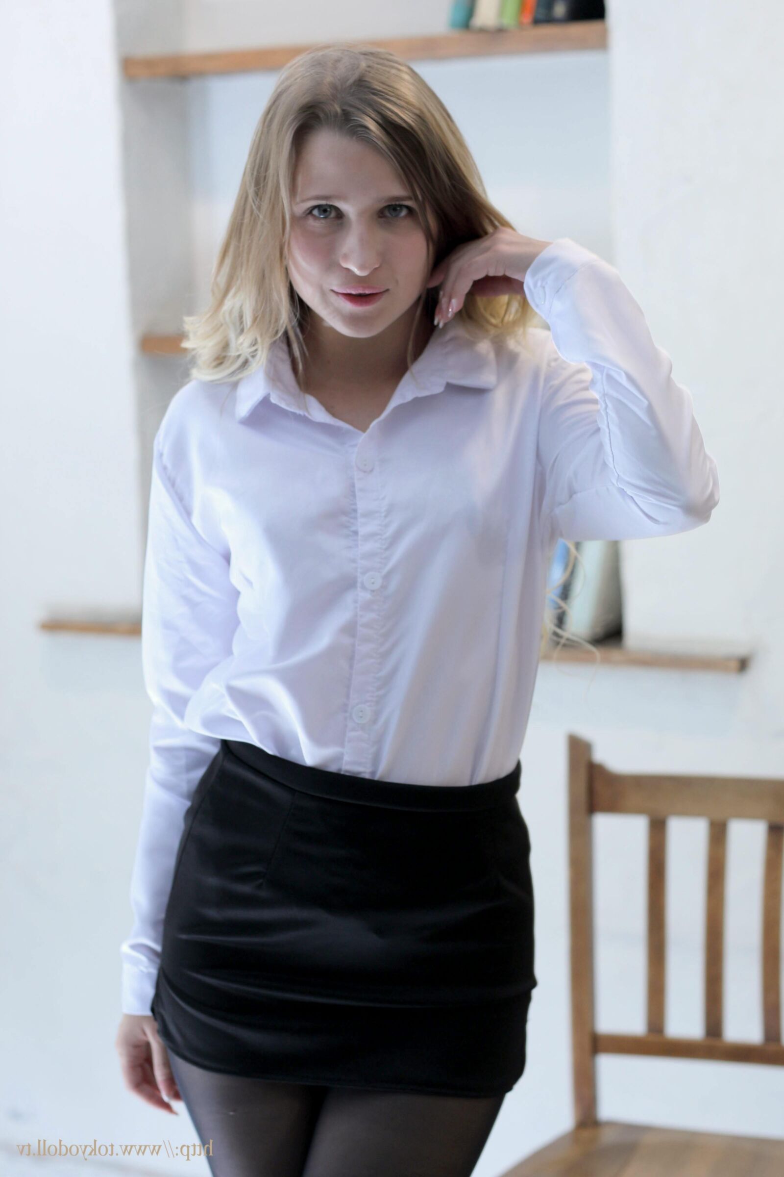 Adriana C Set 019 (05.07.2020) (Weiße Bluse mit verbundenen Augen)