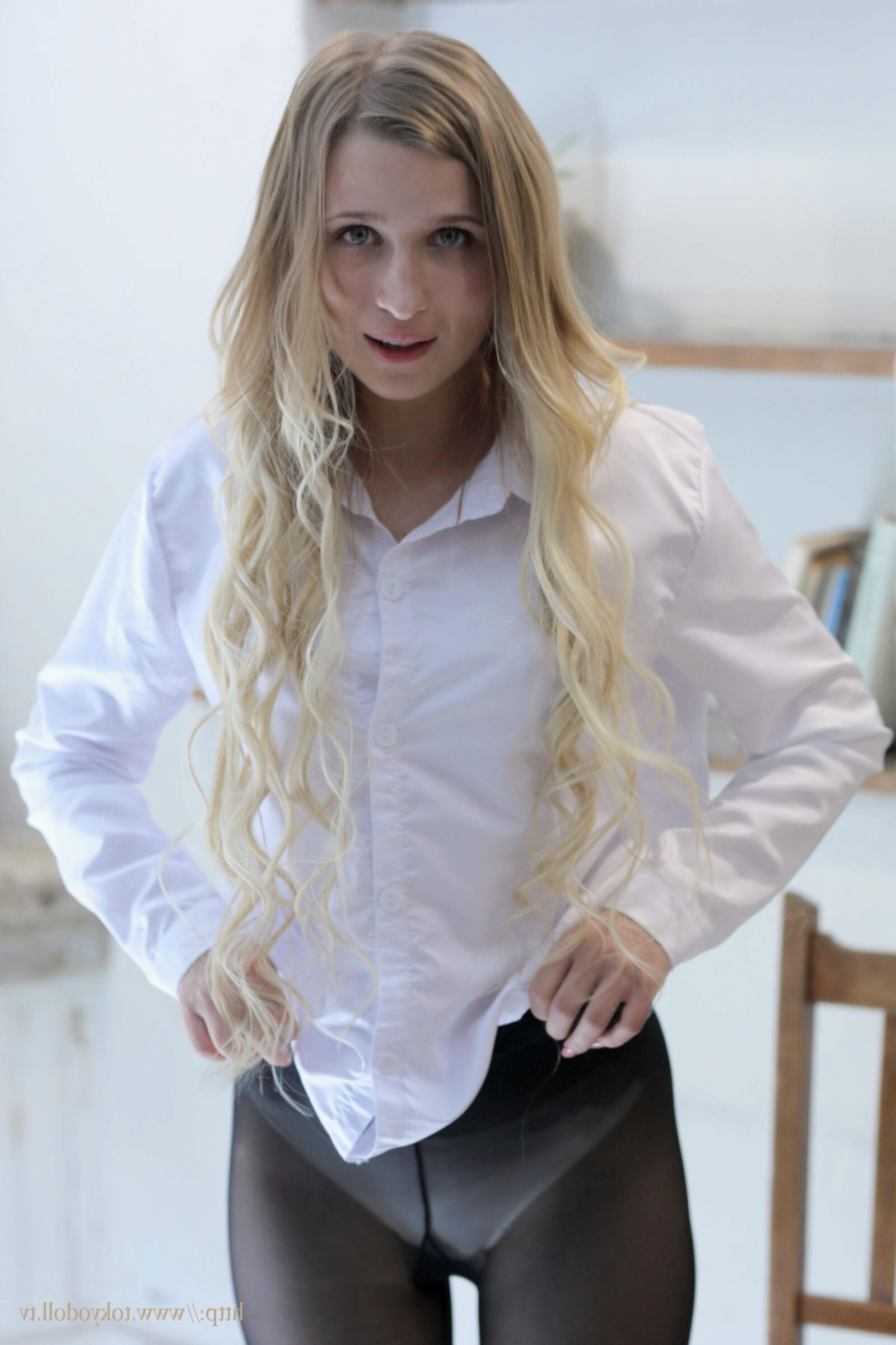 Adriana C Set 019 (05.07.2020) (Weiße Bluse mit verbundenen Augen)