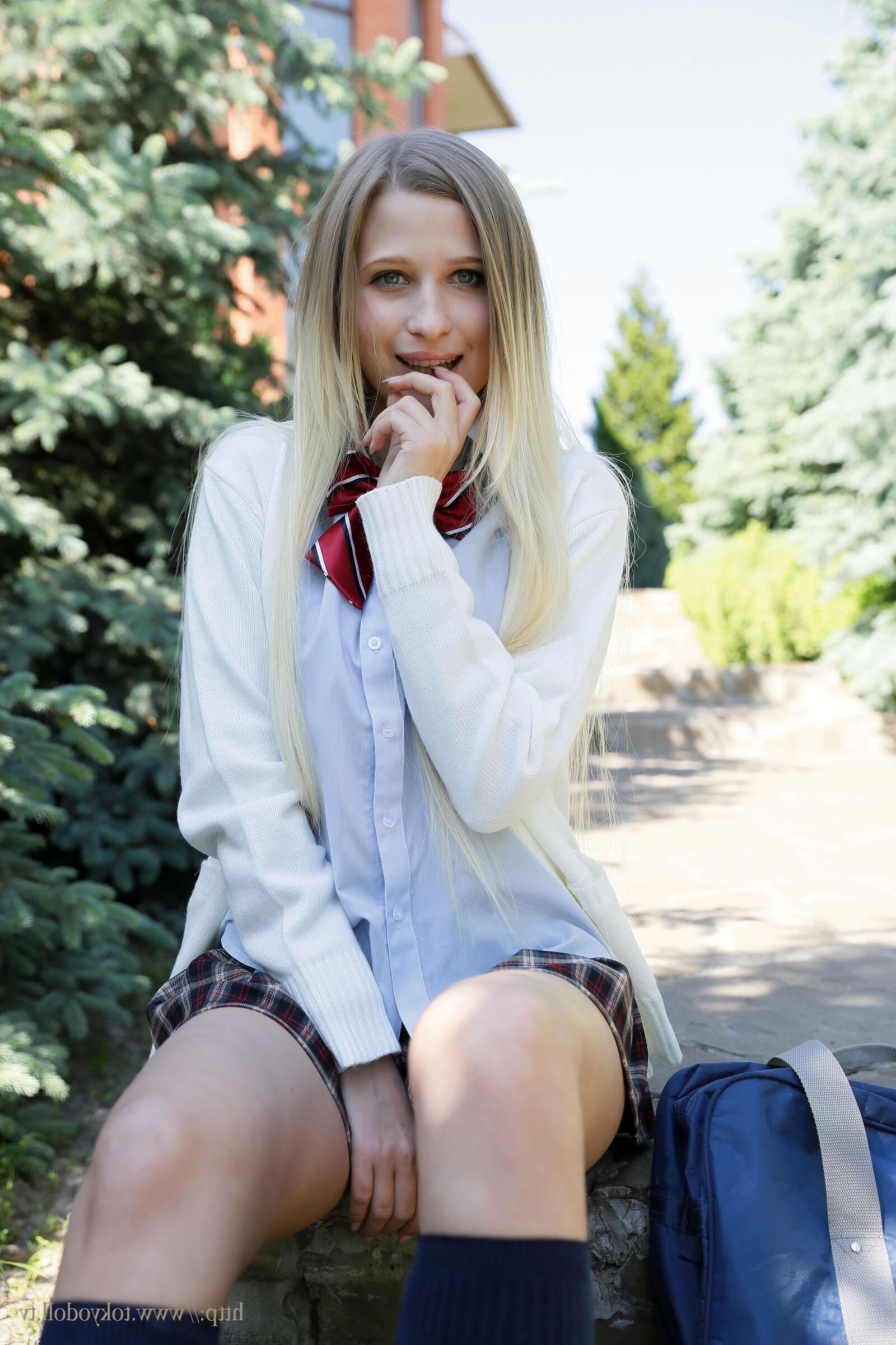 Adriana C Set 014 (07 09 2019) (Uniforme scolaire)