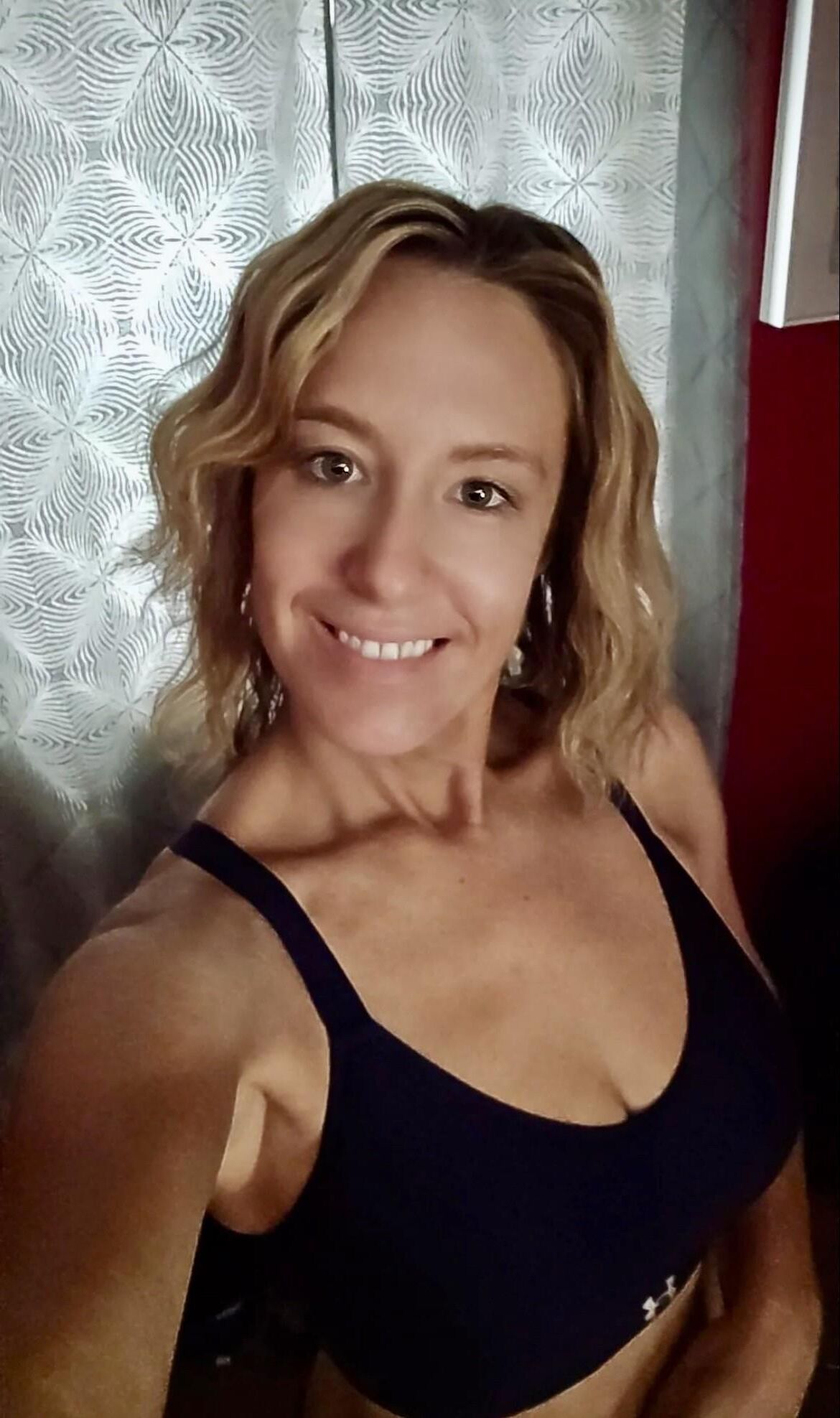 Busty MILF 