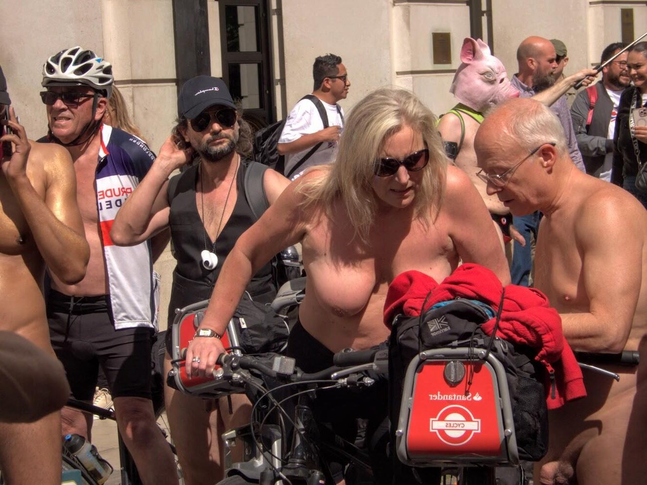 Зрелая блондинка WNBR