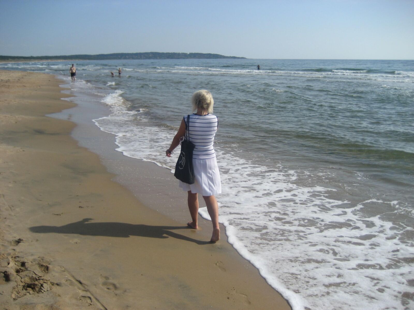 Clara an einem schwedischen Strand