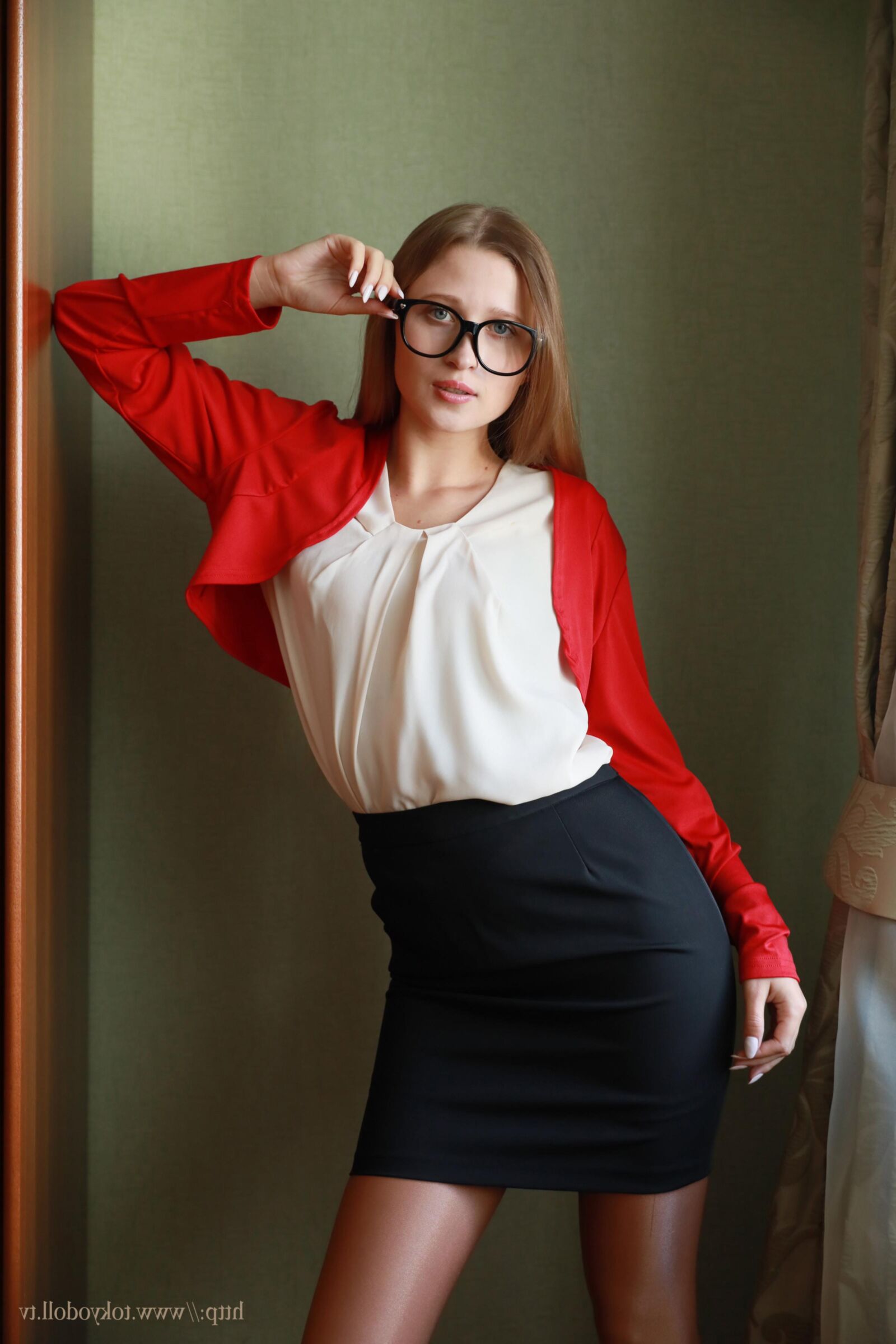 Adriana C   Set 023A (Secretary)