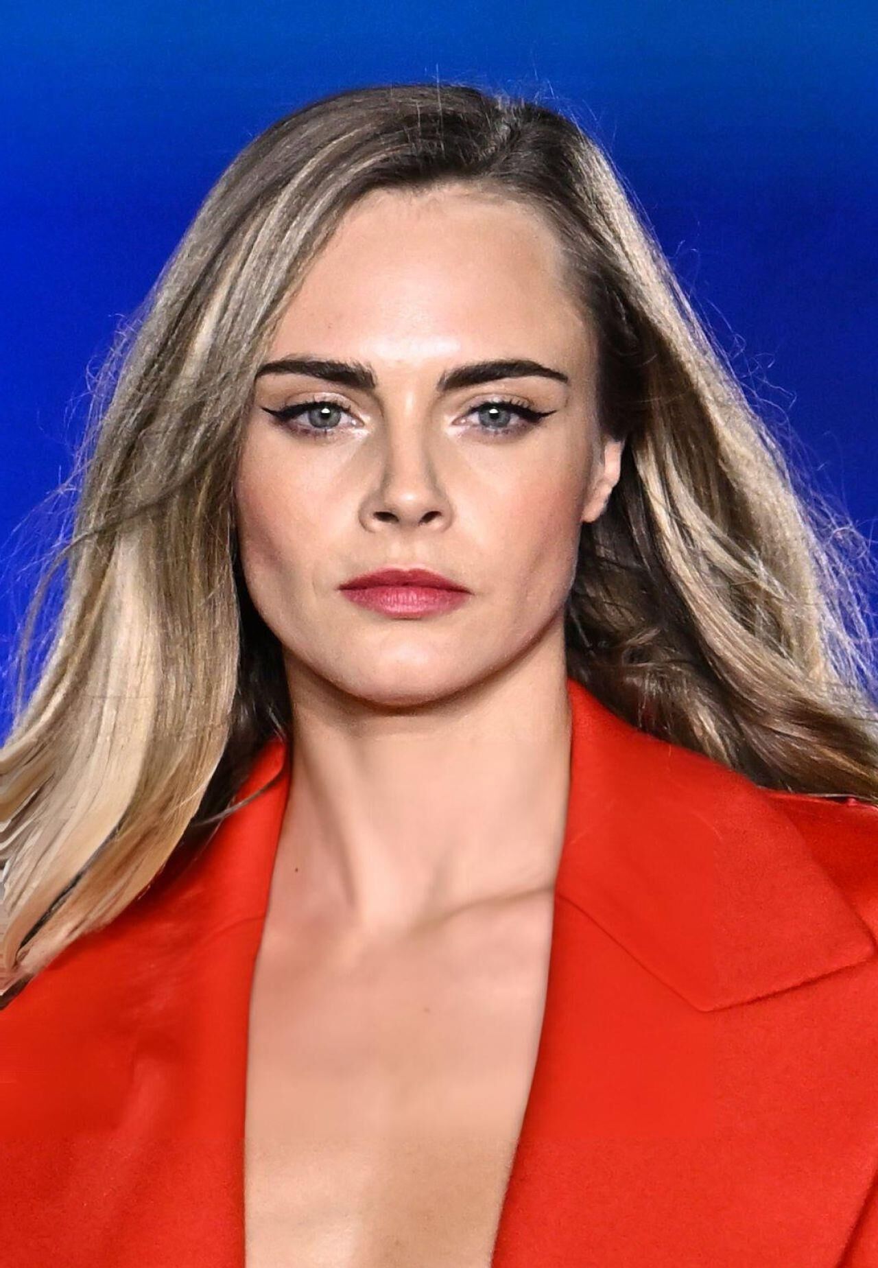 Cara Delevingne glänzt im Le Défilé L’Or