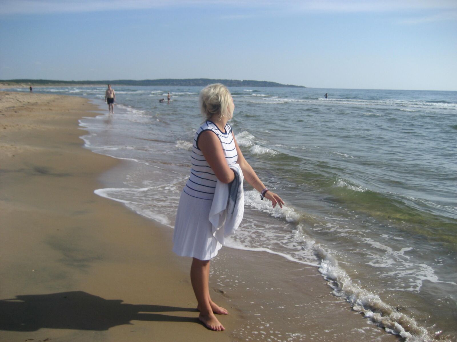 Clara an einem schwedischen Strand