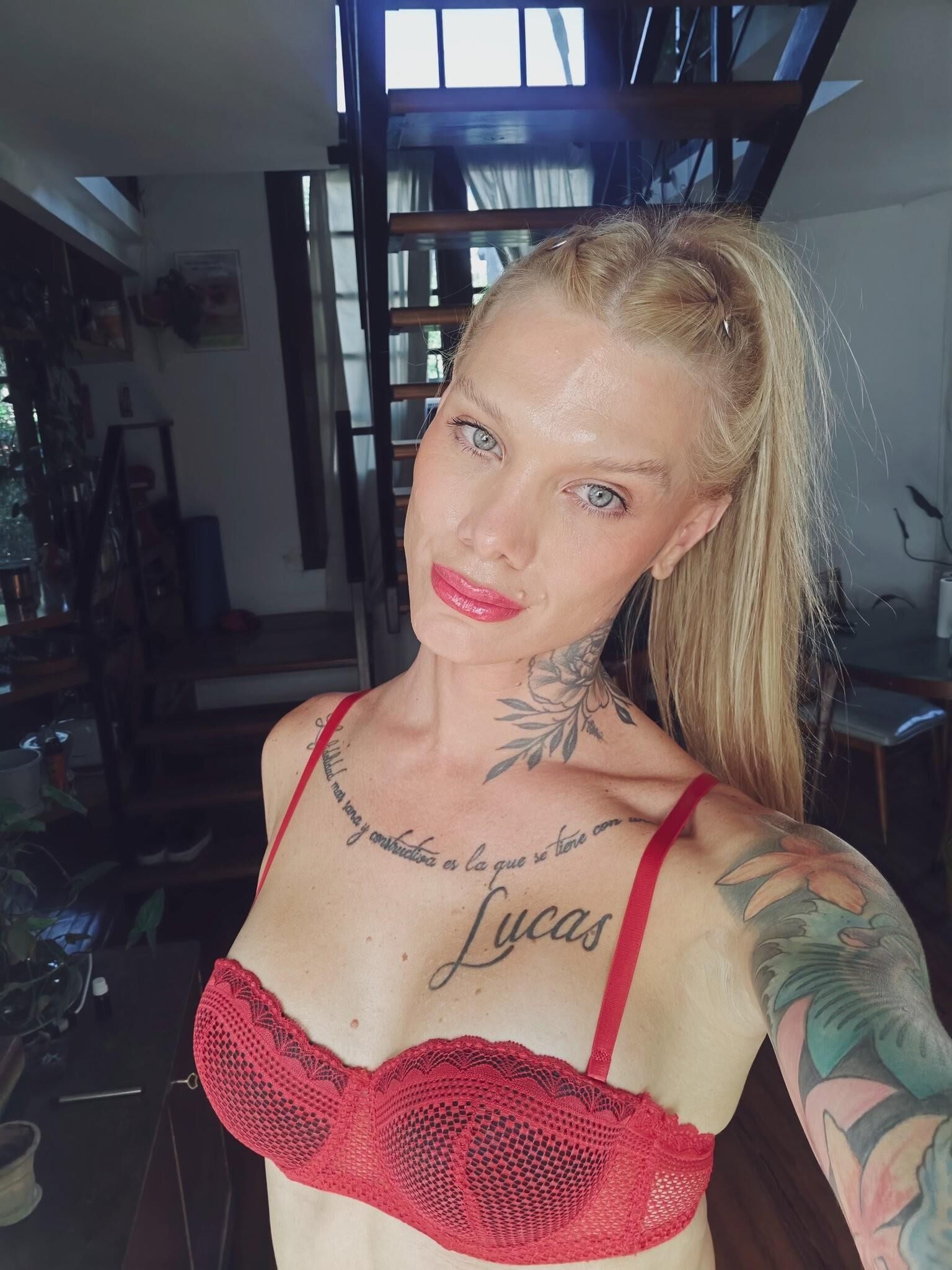 Gorgeous 38yo Argentinian trans