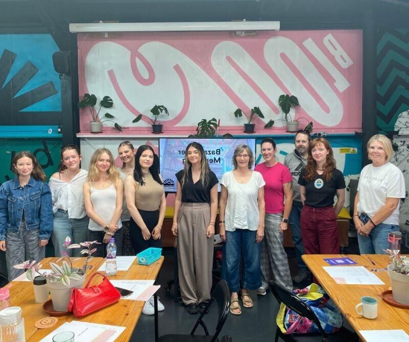 Frauen bei der Arbeit Fotzen auf dem Vormarsch