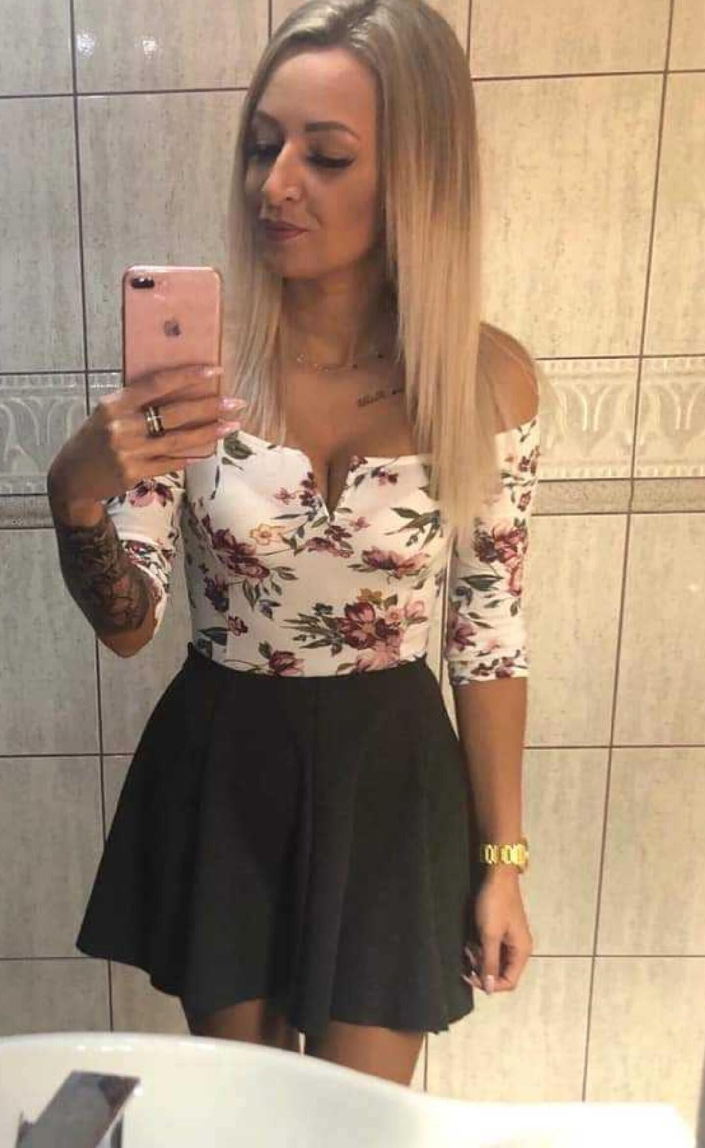 Sehr heiße polnische blonde MILF liebt Schwänze