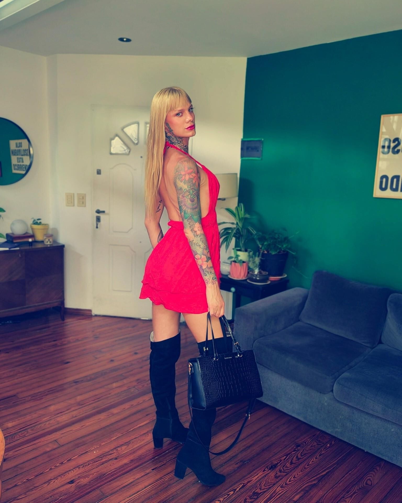 Gorgeous 38yo Argentinian trans