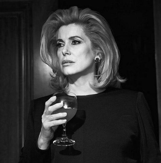 Ongles Catherine Deneuve