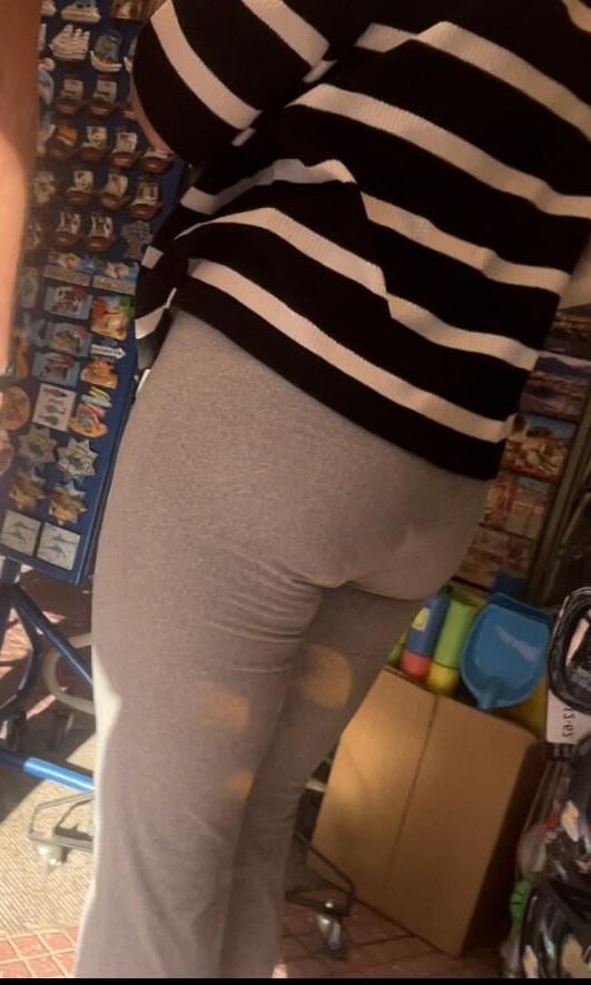 Candid Creepshot Blonde Pawg Big Ass voyeur tights