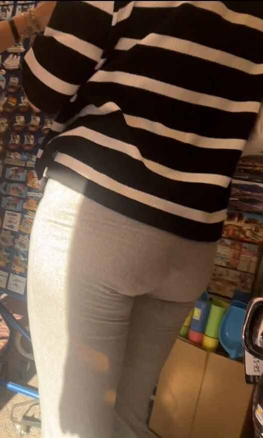 Candid Creepshot Blonde Pawg Big Ass voyeur tights