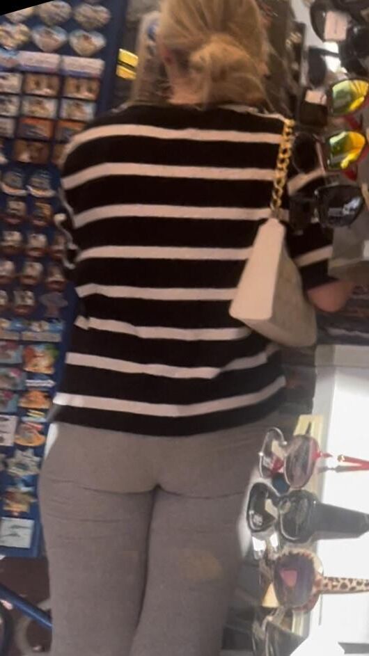 Candid Creepshot Blonde Pawg Big Ass voyeur tights