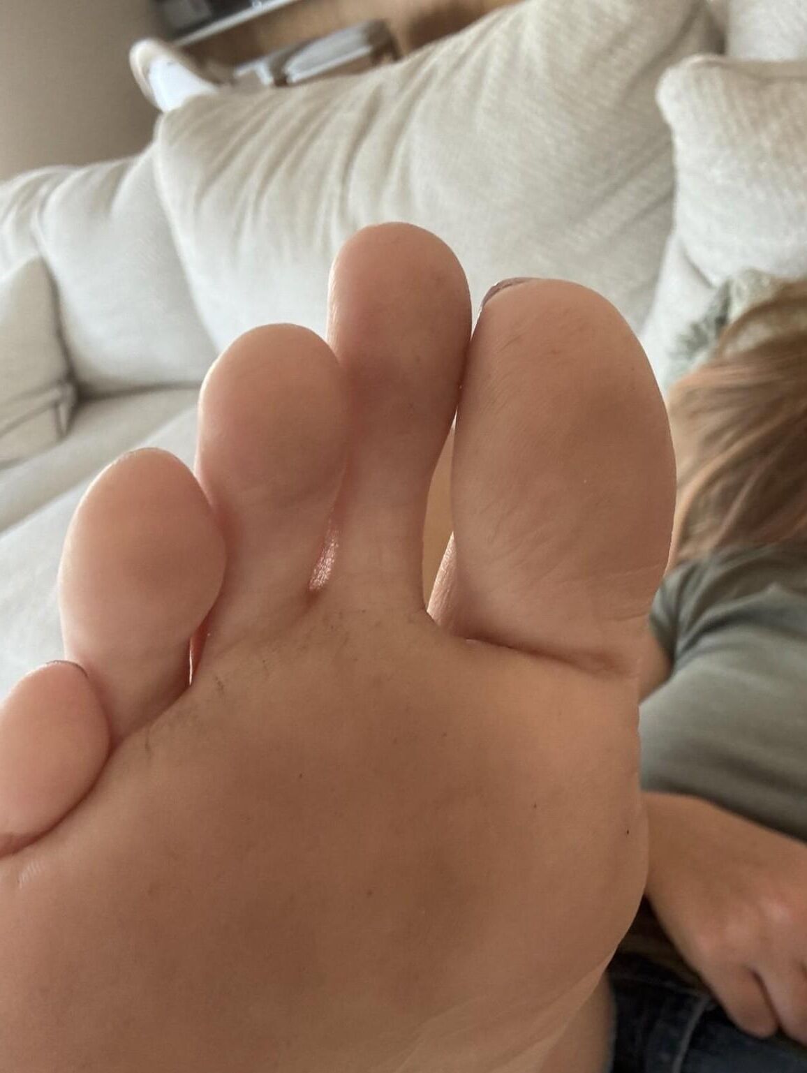 Hannas Big Soles Long Toes