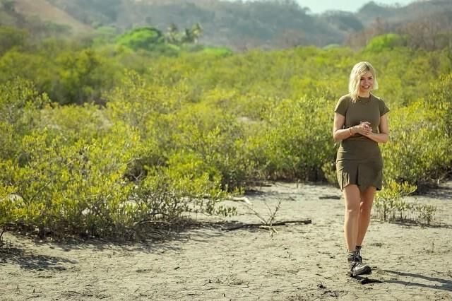 Holly Willoughbys neue Netflix-Show zeigt diese sexy MILF immer noch Nr