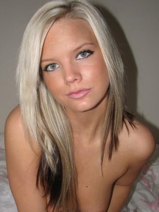 Nette blonde Dame