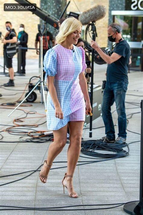 Göttin Holly Willoughby sexy Beine