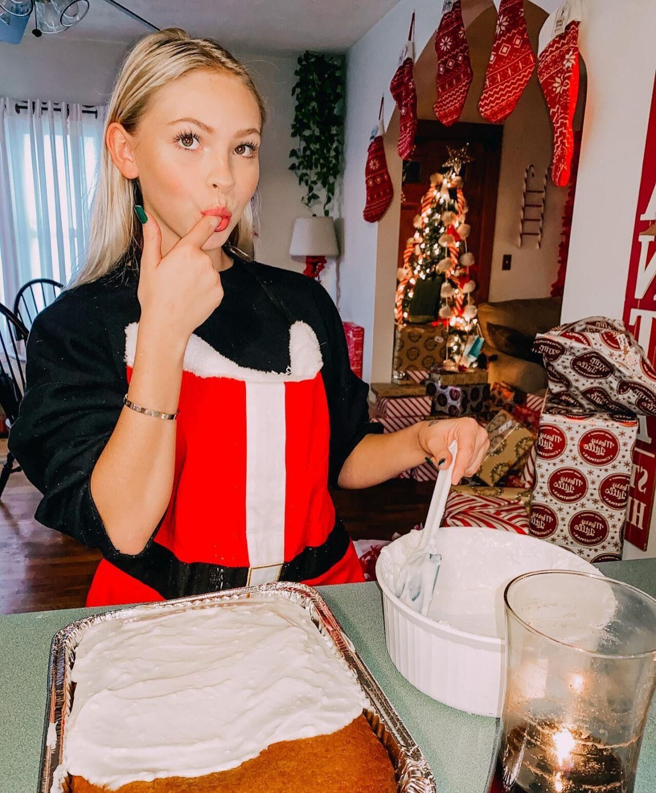 Jordyn Jones Weihnachts-Teaser.