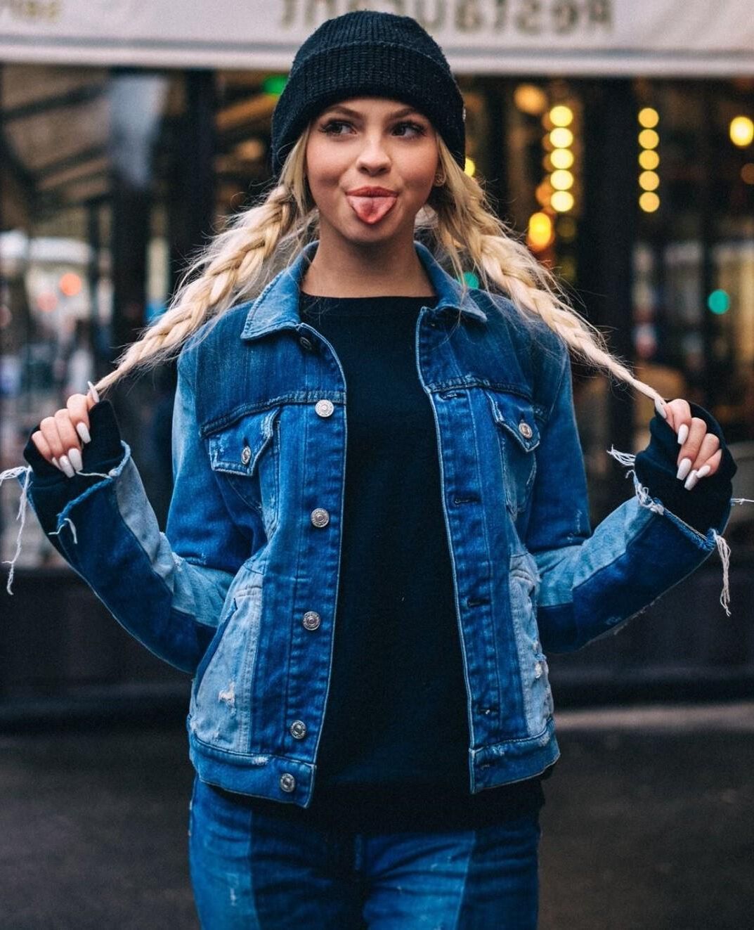 Jordyn Jones Weihnachts-Teaser.