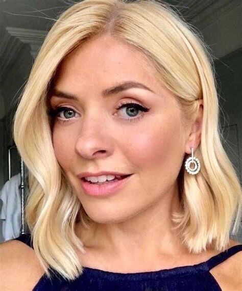 Лицо блондинки-бомбы Holly Willoughby заставляет тебя кончить