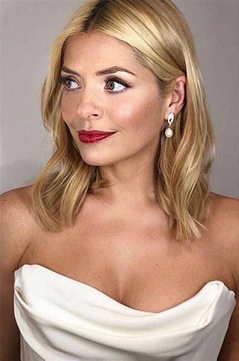 Лицо блондинки-бомбы Holly Willoughby заставляет тебя кончить