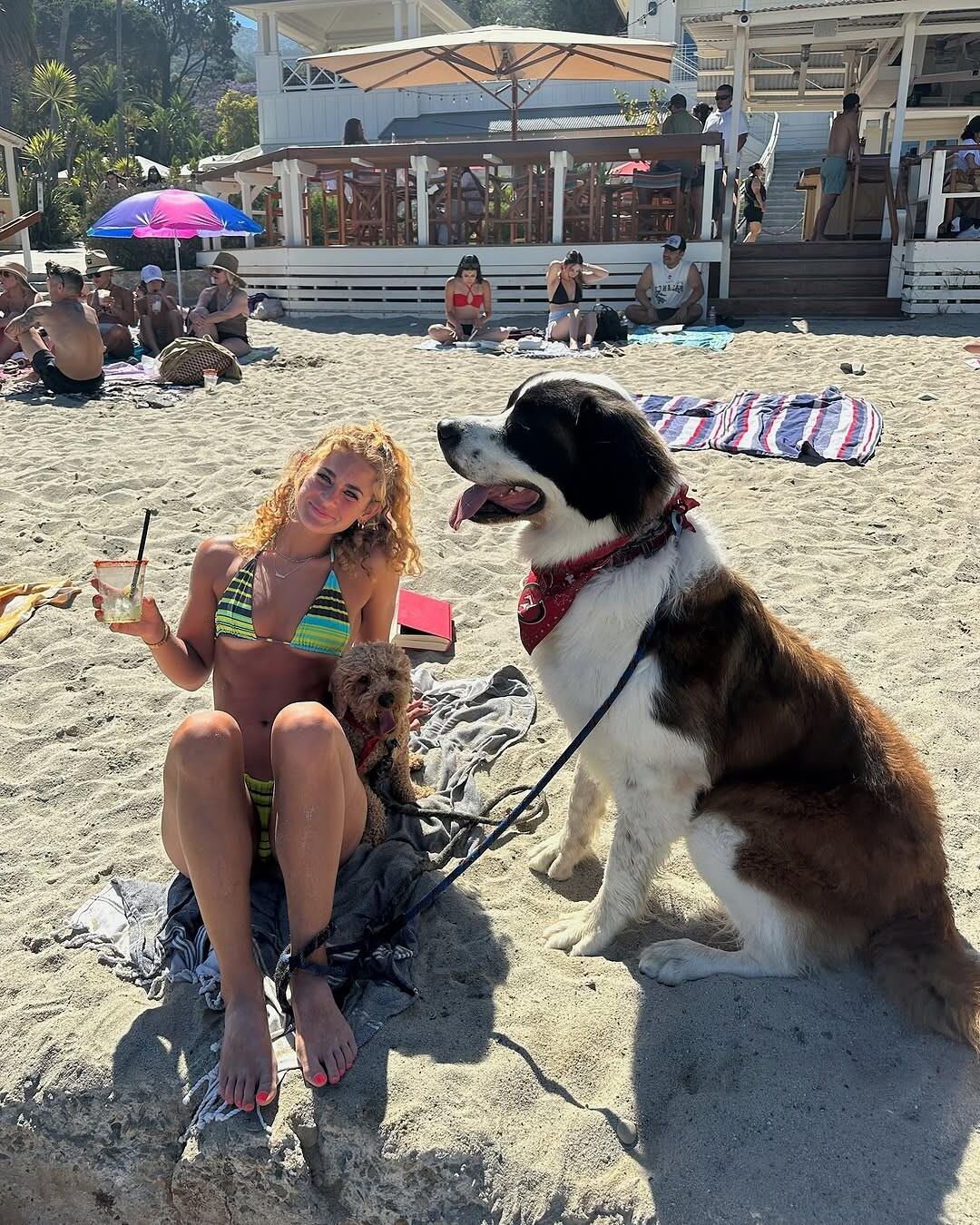 Chicas con sus perros hazaña Claire.