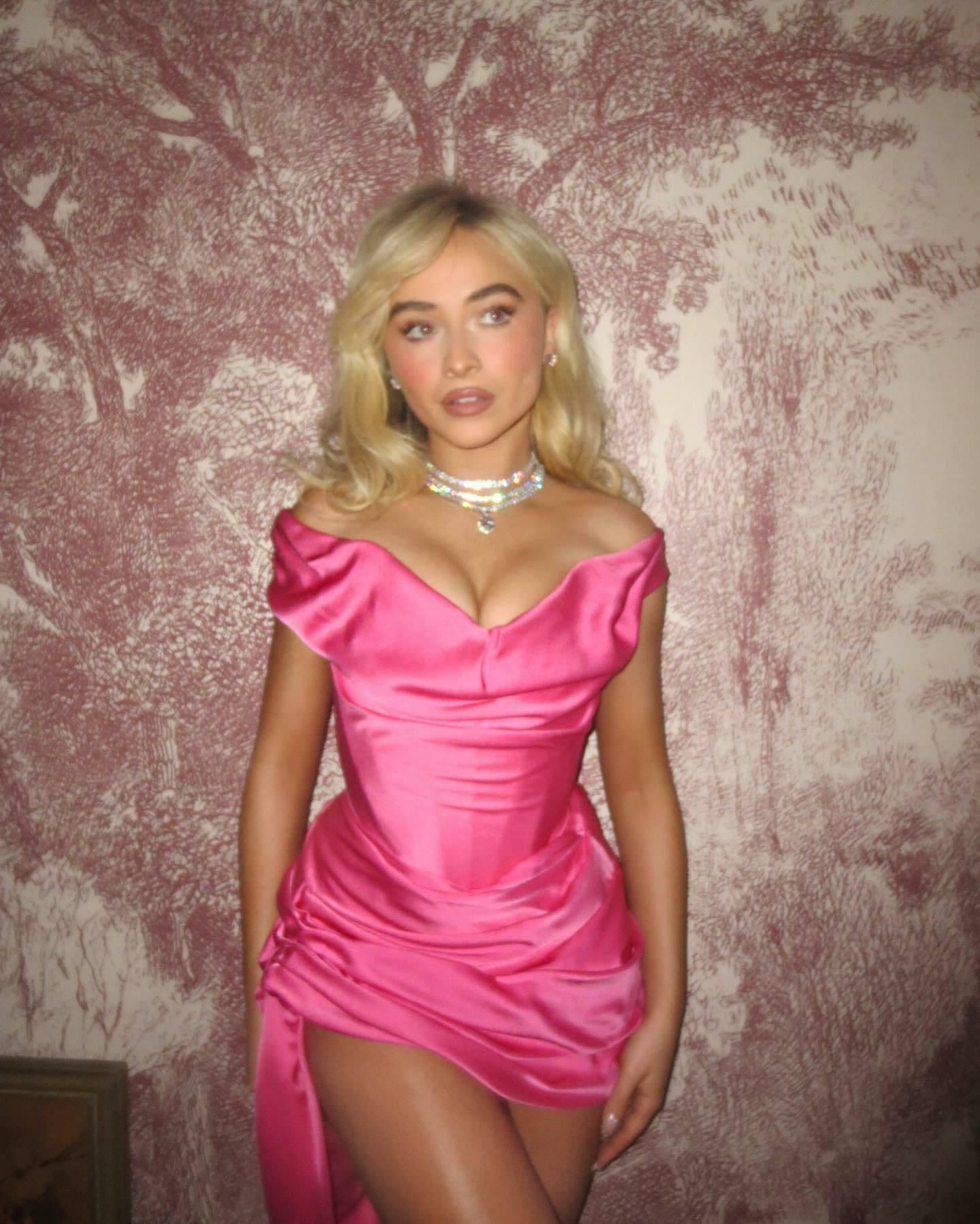 Sabrina Carpenter nimmt an der W Magazine Best Performances Party teil