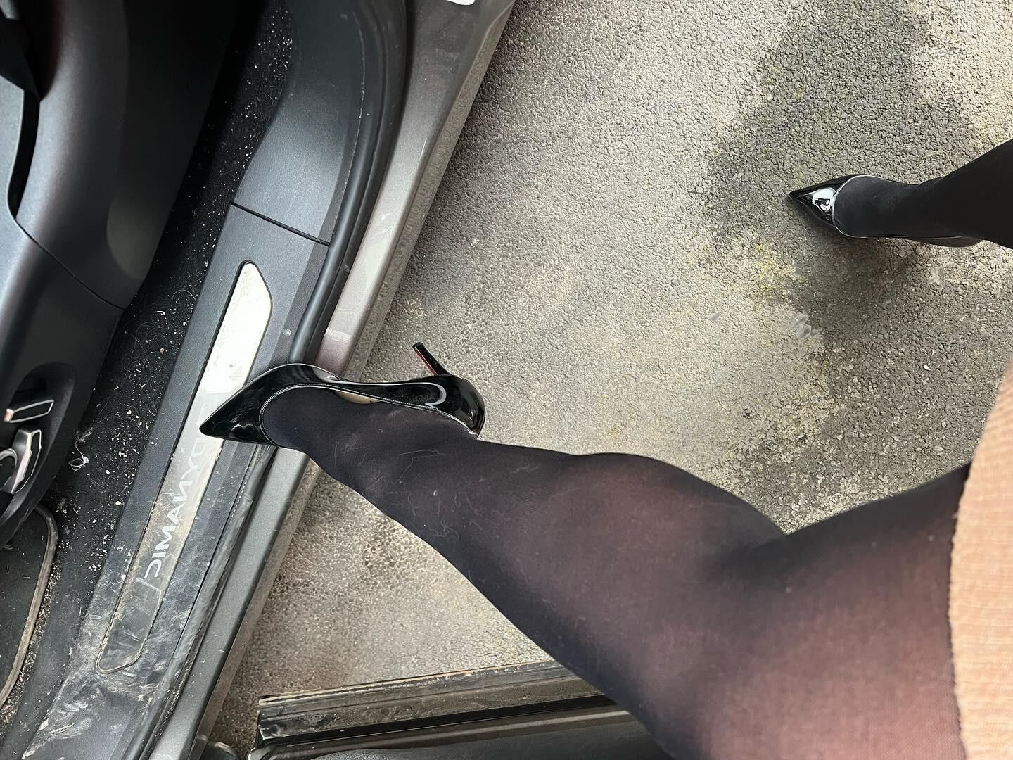 Emma porte des collants