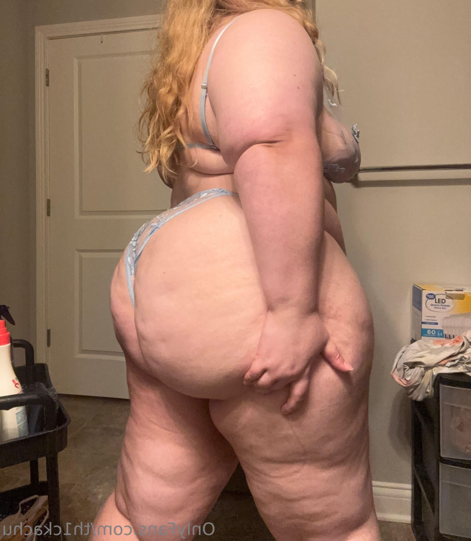 Lecker riesiger Arsch kleine Titten Schönheit Blonde BBW Mädchen gemischte heiße Aufnahmen