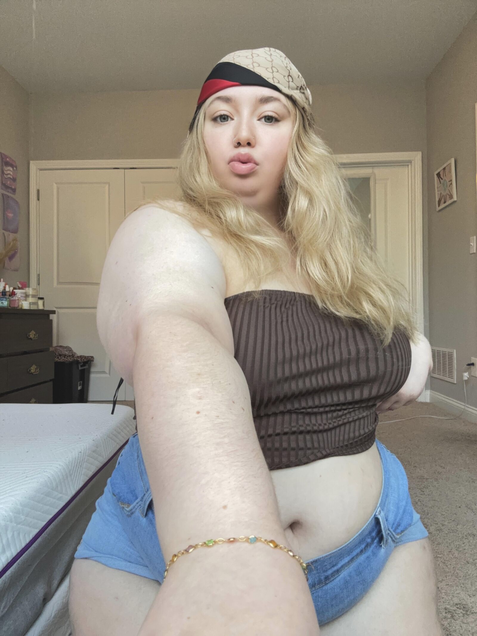 Lecker riesiger Arsch kleine Titten Schönheit Blonde BBW Mädchen gemischte heiße Aufnahmen