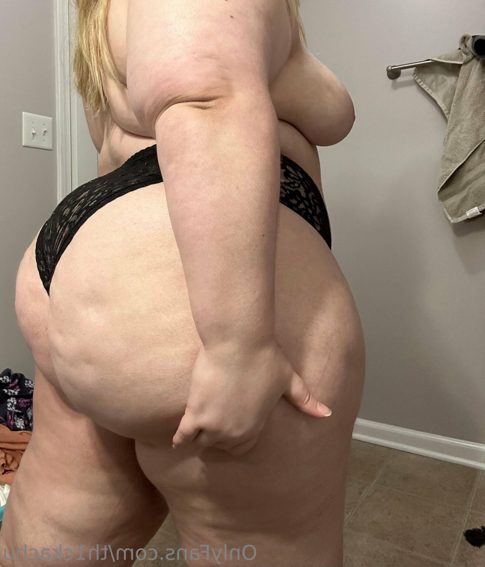 Tasty Huge Ass Small Tits Beauty Blonde BBW Girl Mixed Hot Shots