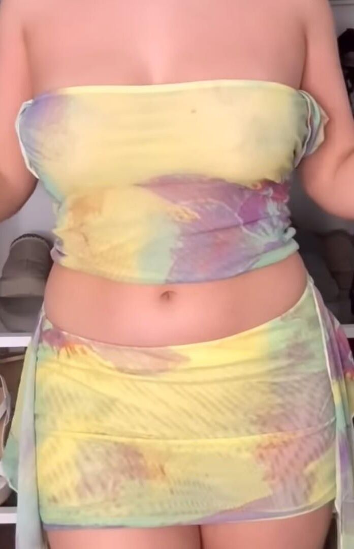 Brooke YouTuber downblouse